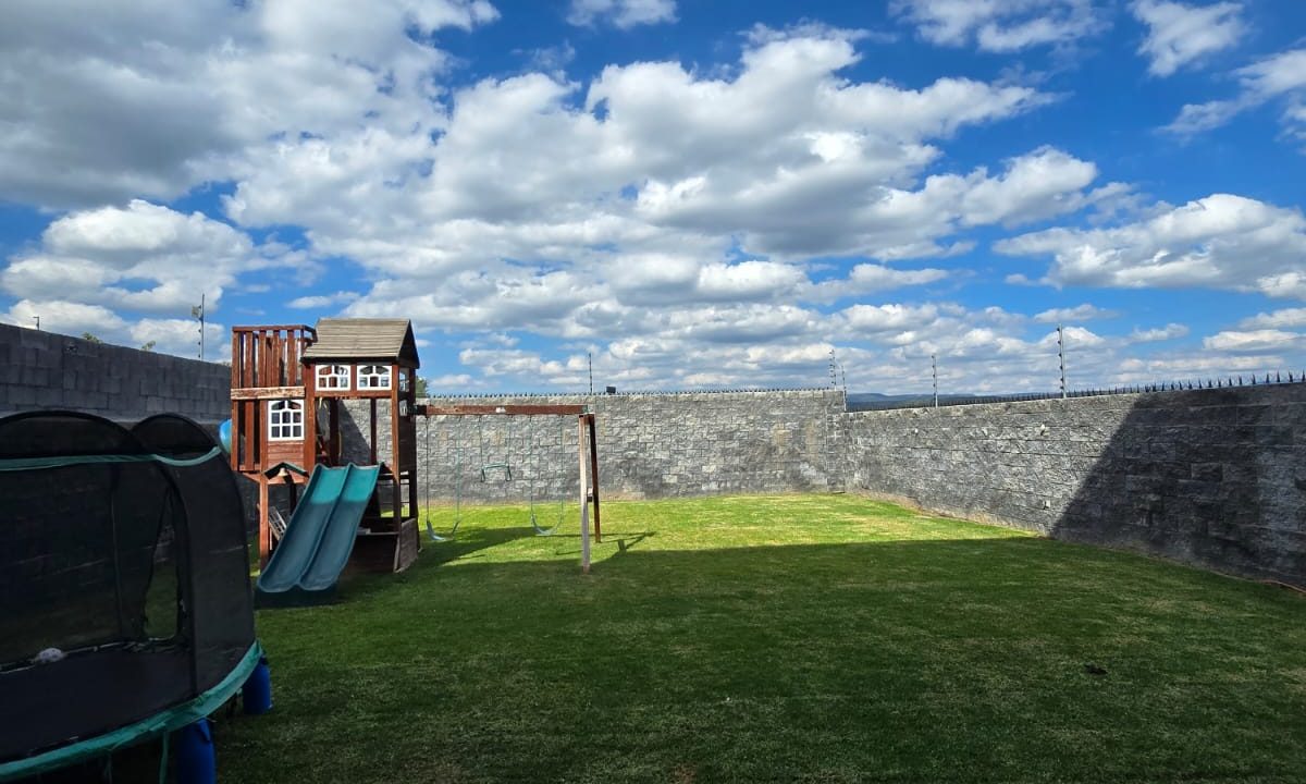 03eb6fe9-5592-4efe-bd05-232c6421aa8b